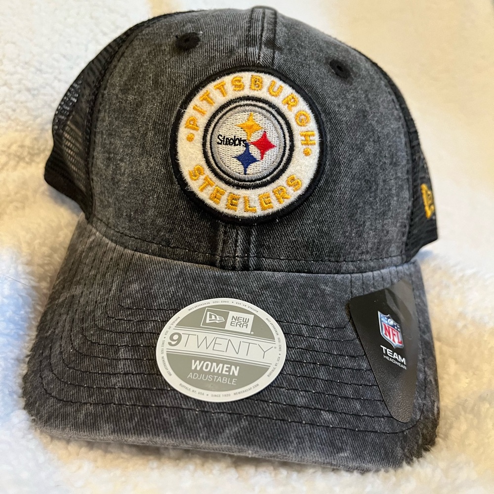 Unworn Pittsburgh Steelers cap